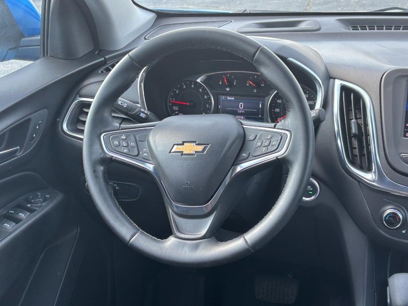 Chevrolet Equinox Vehicle Full-screen Gallery Image 12