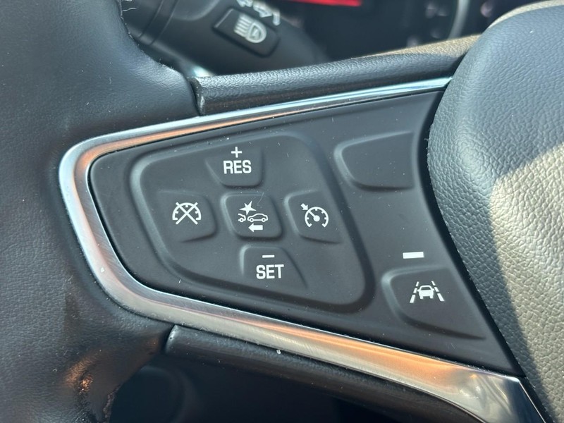 Chevrolet Equinox Vehicle Full-screen Gallery Image 17