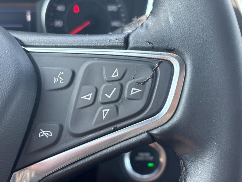 Chevrolet Equinox Vehicle Full-screen Gallery Image 18