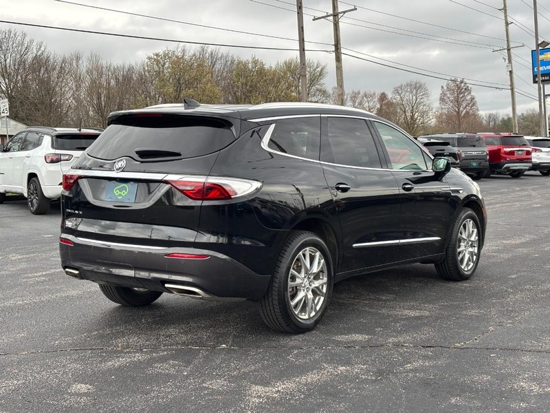 Buick Enclave Vehicle Full-screen Gallery Image 05
