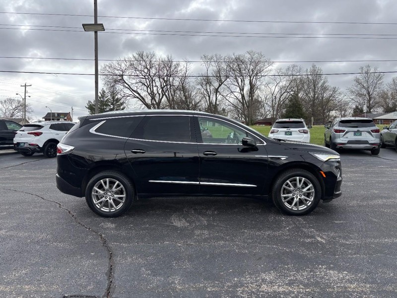 Buick Enclave Vehicle Full-screen Gallery Image 06