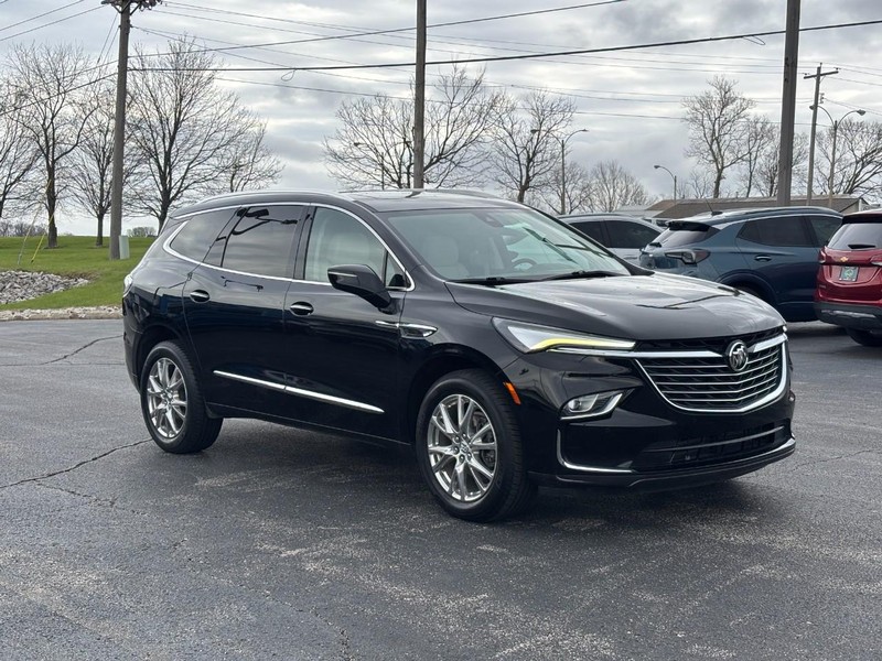 Buick Enclave Vehicle Full-screen Gallery Image 07