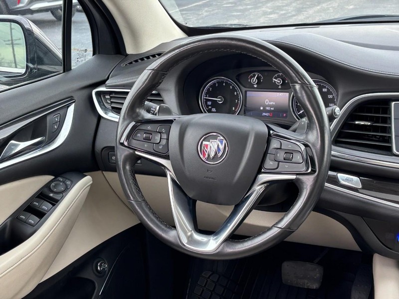 Buick Enclave Vehicle Full-screen Gallery Image 13