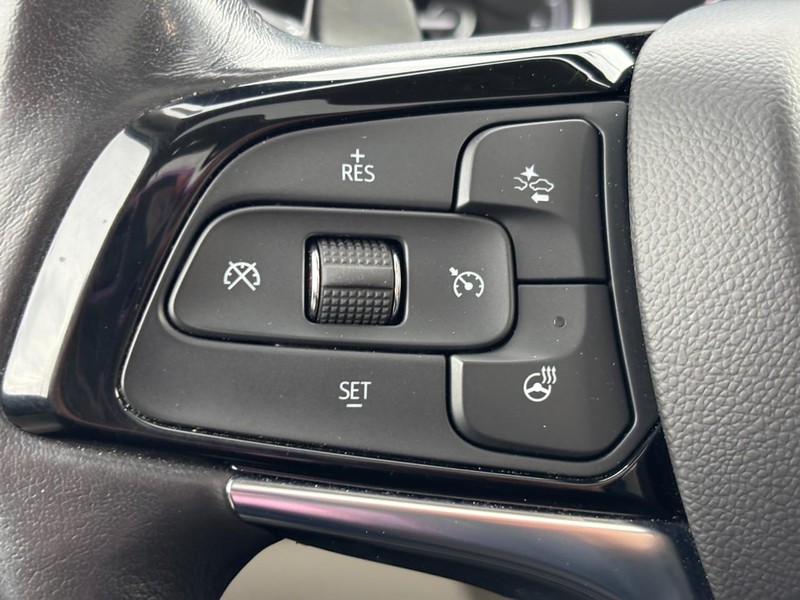 Buick Enclave Vehicle Full-screen Gallery Image 18