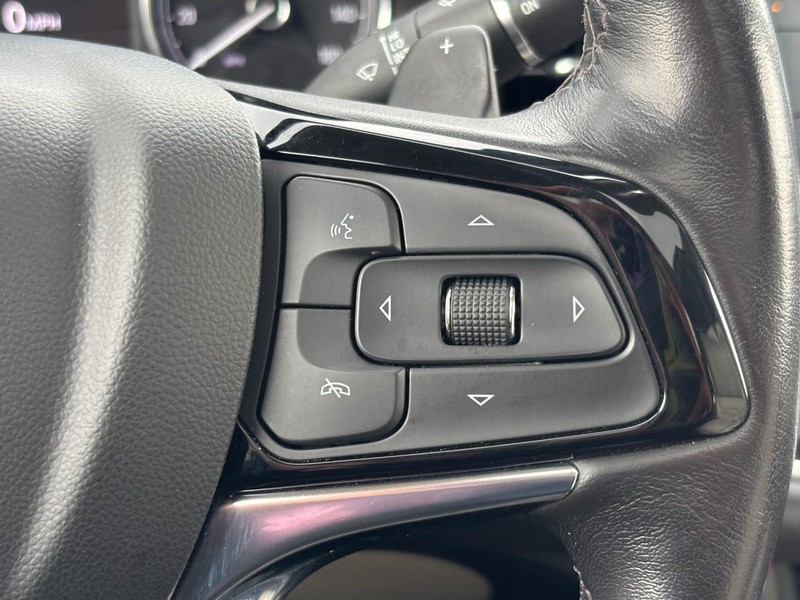 Buick Enclave Vehicle Full-screen Gallery Image 19