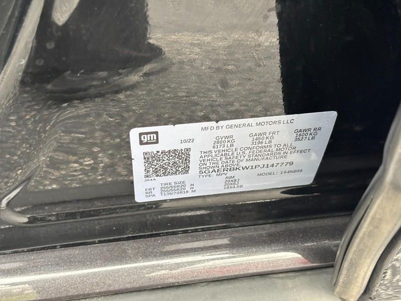 Buick Enclave Vehicle Full-screen Gallery Image 24