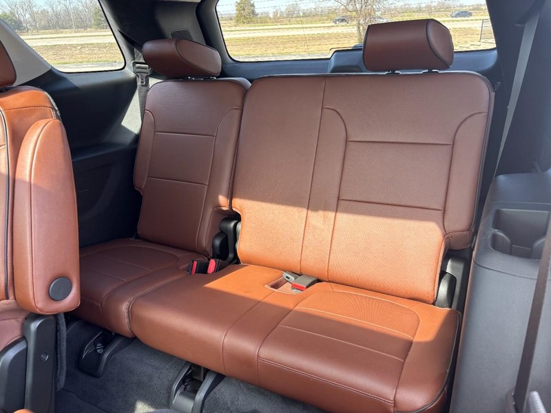 Chevrolet Traverse Vehicle Full-screen Gallery Image 10