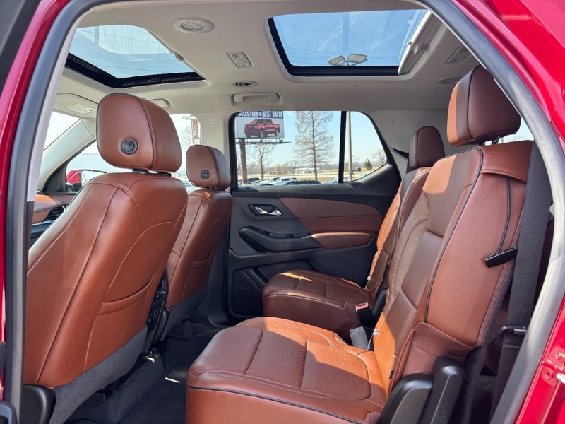 Chevrolet Traverse Vehicle Full-screen Gallery Image 11