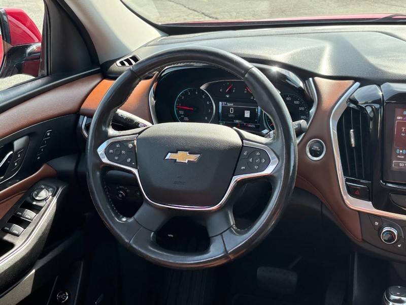 Chevrolet Traverse Vehicle Full-screen Gallery Image 13