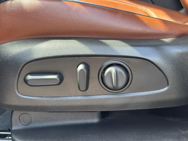 Chevrolet Traverse Vehicle Full-screen Gallery Image 16