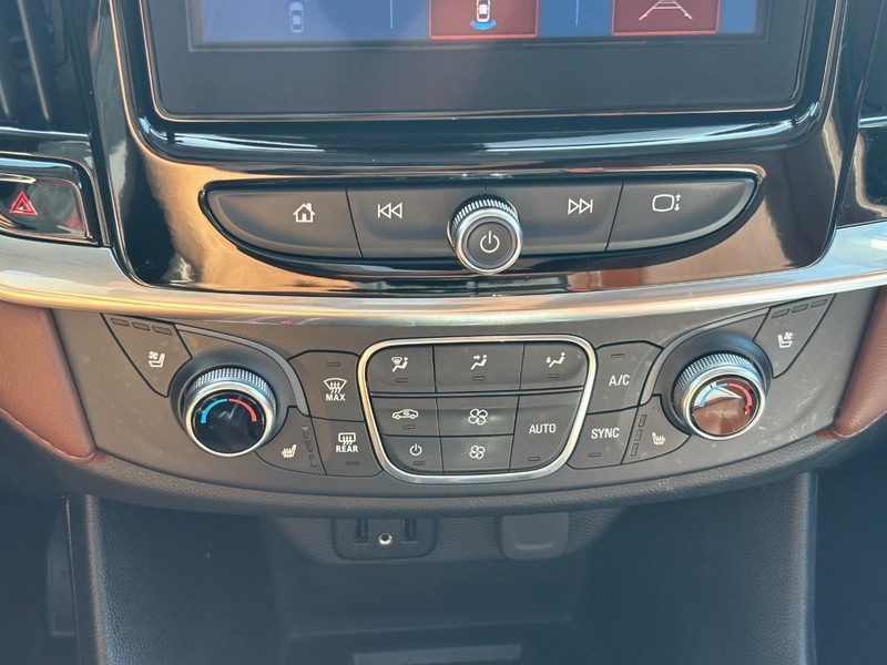 Chevrolet Traverse Vehicle Full-screen Gallery Image 24