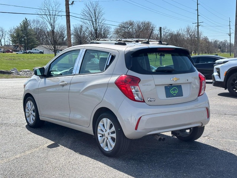 Chevrolet Spark Vehicle Full-screen Gallery Image 3