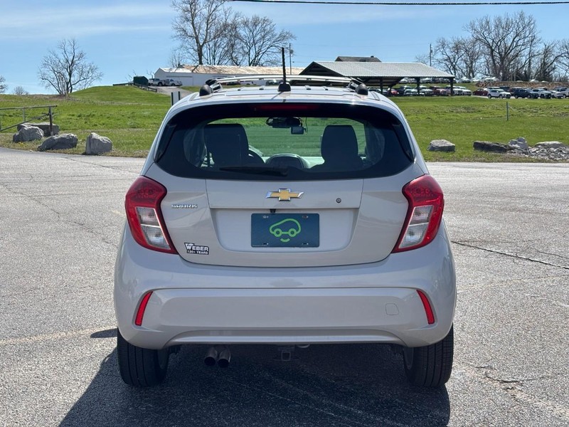 Chevrolet Spark Vehicle Full-screen Gallery Image 4