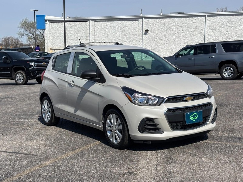 Chevrolet Spark Vehicle Full-screen Gallery Image 7