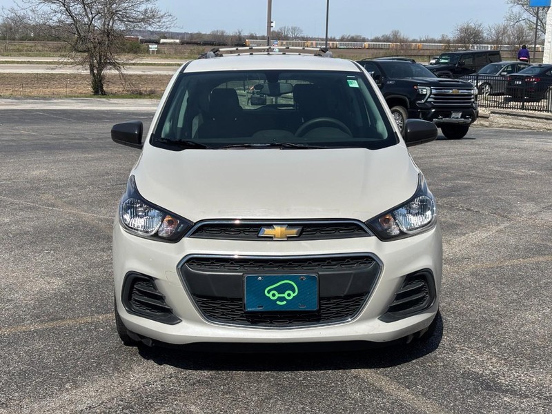 Chevrolet Spark Vehicle Full-screen Gallery Image 8