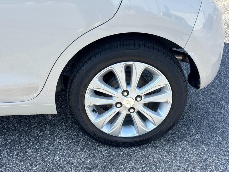 Chevrolet Spark Vehicle Full-screen Gallery Image 9