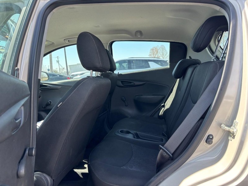 Chevrolet Spark Vehicle Full-screen Gallery Image 10