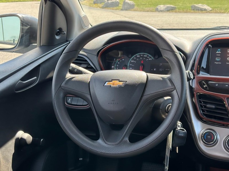 Chevrolet Spark Vehicle Full-screen Gallery Image 12