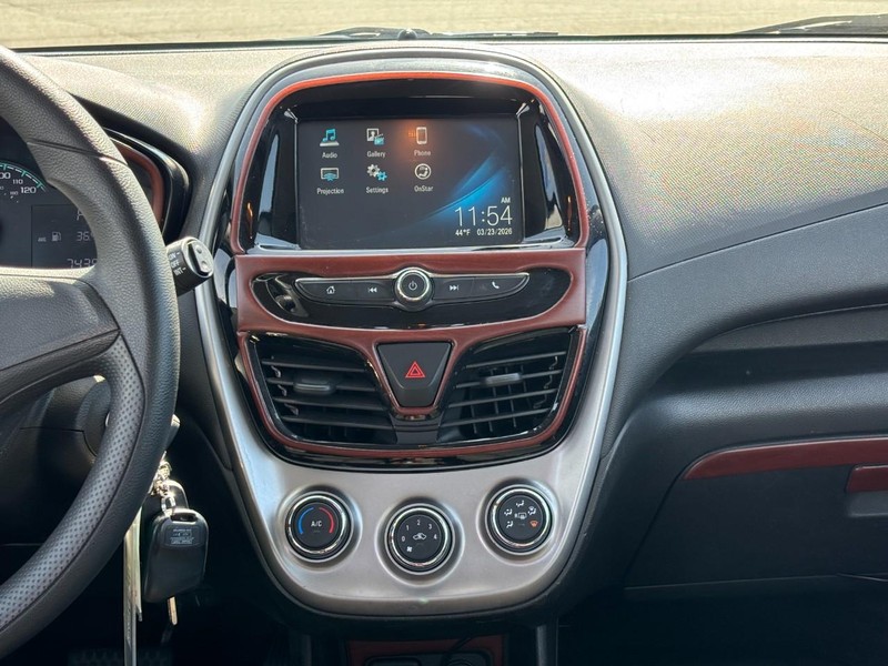 Chevrolet Spark Vehicle Full-screen Gallery Image 13