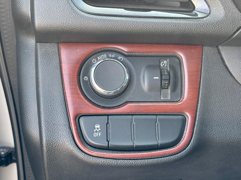 Chevrolet Spark Vehicle Full-screen Gallery Image 16