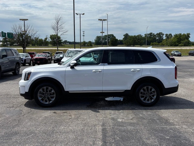 Kia Telluride Vehicle Full-screen Gallery Image 2