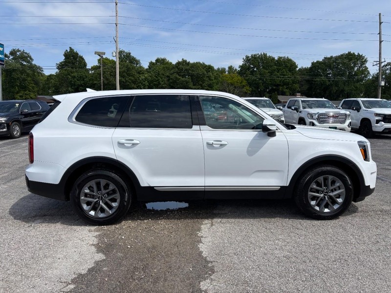 Kia Telluride Vehicle Full-screen Gallery Image 6