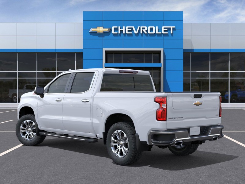 Chevrolet Silverado 1500 Vehicle Full-screen Gallery Image 3
