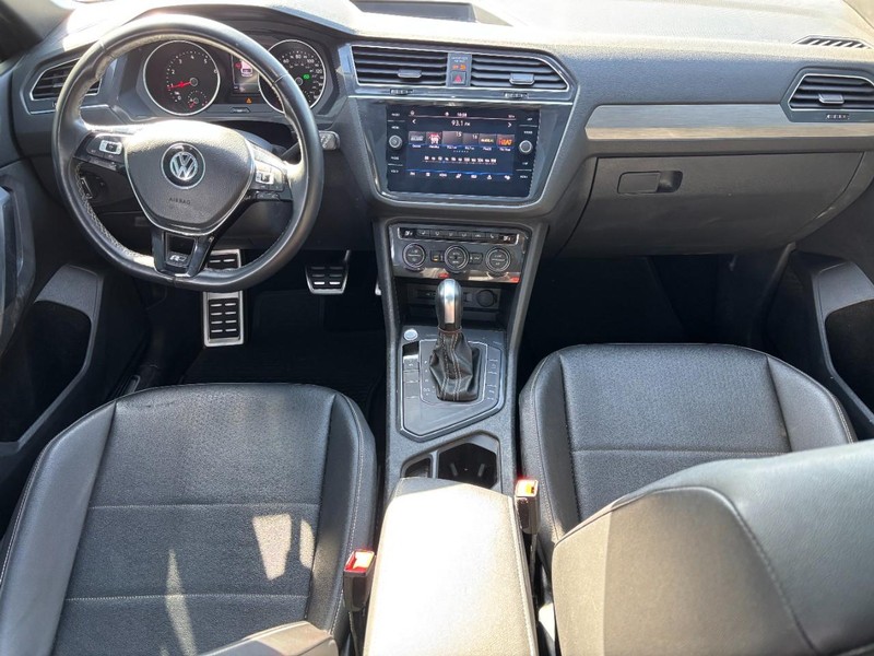 Volkswagen Tiguan Vehicle Full-screen Gallery Image 11