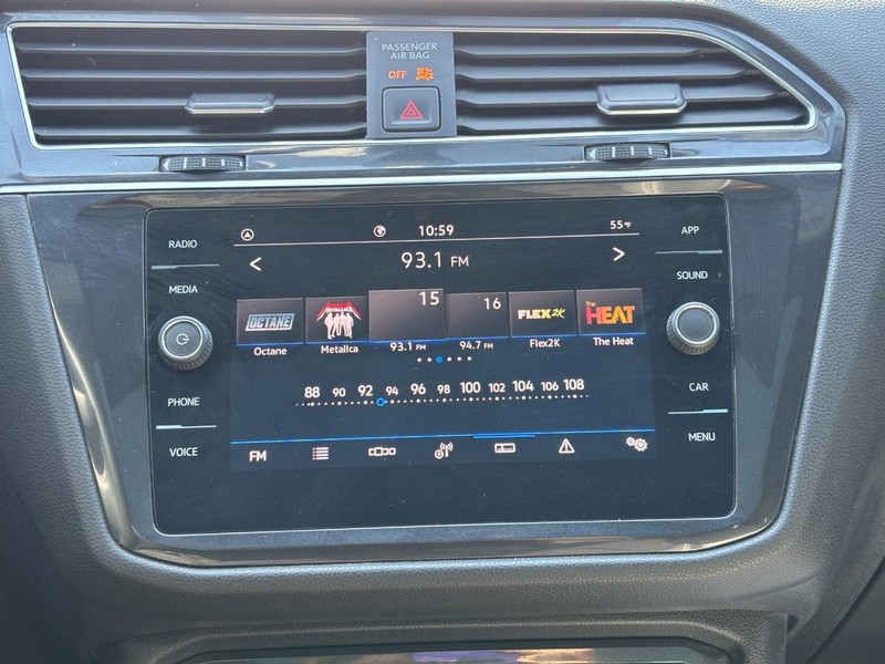 Volkswagen Tiguan Vehicle Full-screen Gallery Image 20