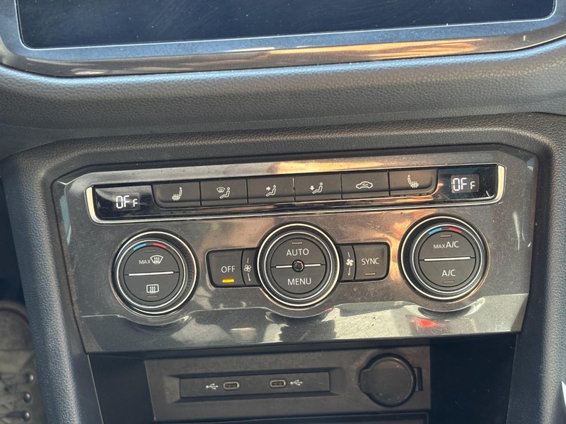 Volkswagen Tiguan Vehicle Full-screen Gallery Image 22