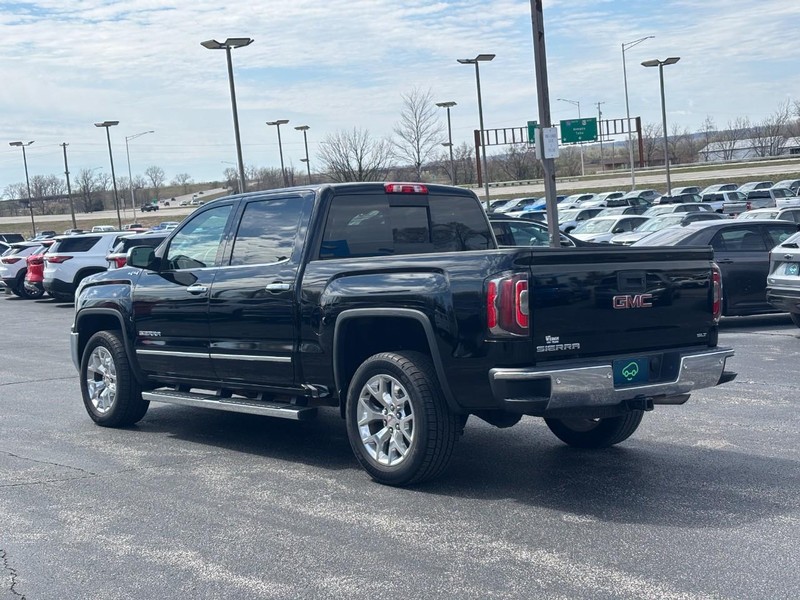 GMC Sierra 1500 Vehicle Full-screen Gallery Image 3