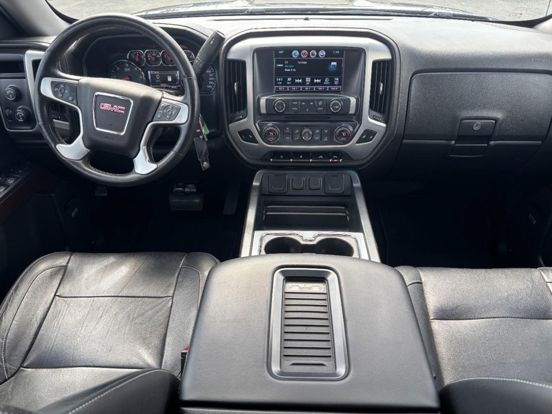 GMC Sierra 1500 Vehicle Full-screen Gallery Image 11