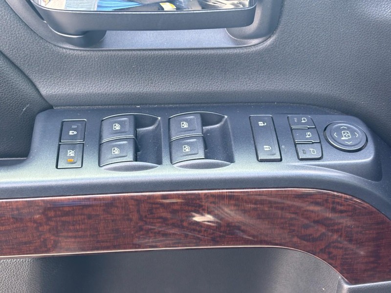 GMC Sierra 1500 Vehicle Full-screen Gallery Image 16