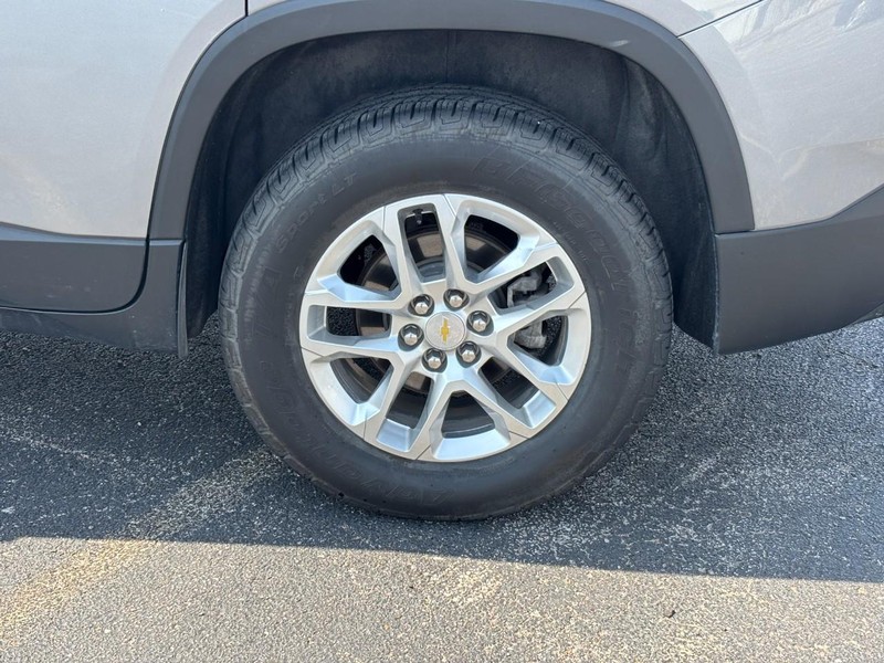 Chevrolet Traverse Vehicle Full-screen Gallery Image 9