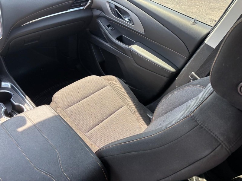 Chevrolet Traverse Vehicle Full-screen Gallery Image 15