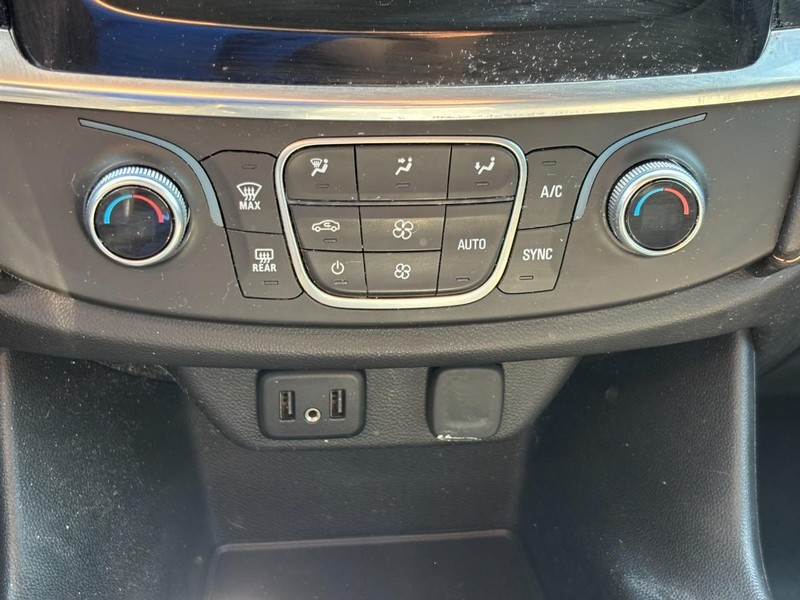 Chevrolet Traverse Vehicle Full-screen Gallery Image 23