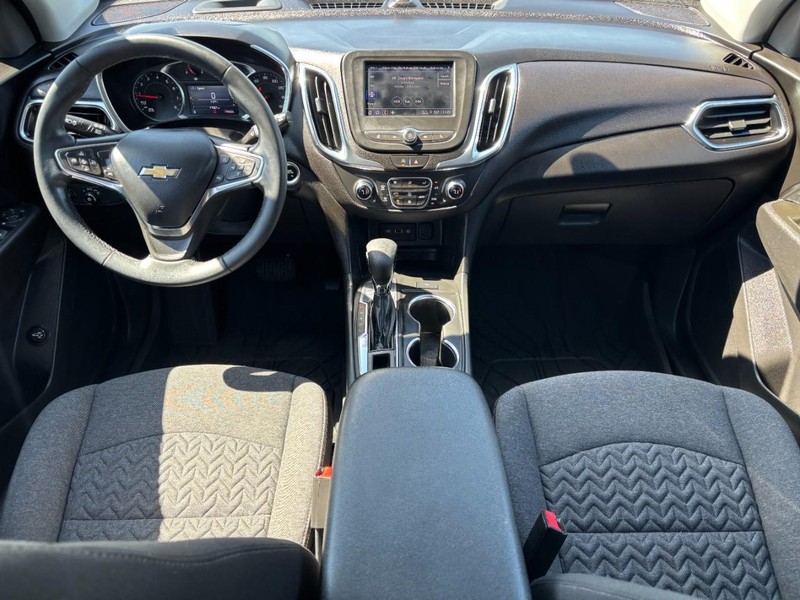Chevrolet Equinox Vehicle Full-screen Gallery Image 11