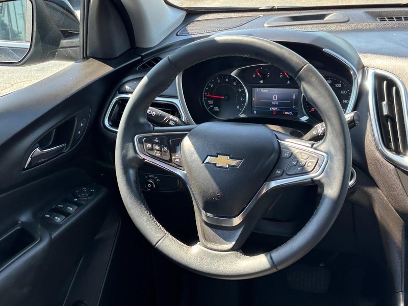 Chevrolet Equinox Vehicle Full-screen Gallery Image 12