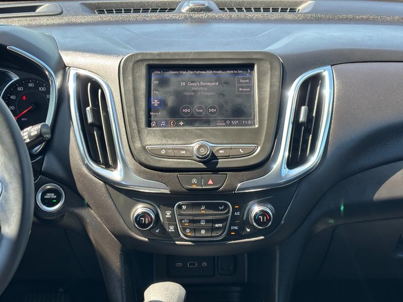 Chevrolet Equinox Vehicle Full-screen Gallery Image 13