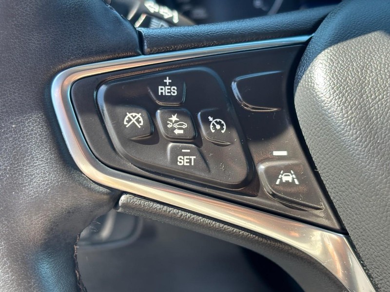Chevrolet Equinox Vehicle Full-screen Gallery Image 17