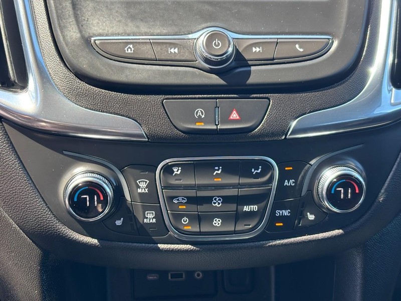Chevrolet Equinox Vehicle Full-screen Gallery Image 22