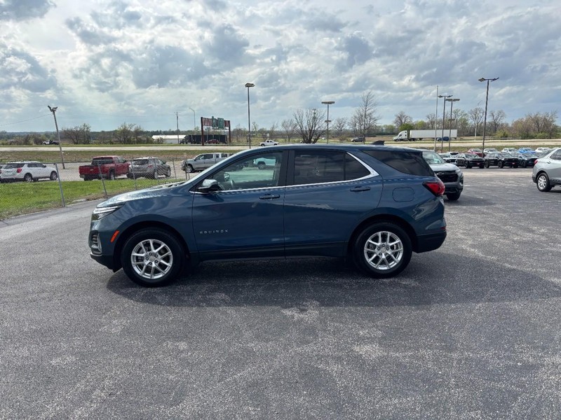Chevrolet Equinox Vehicle Full-screen Gallery Image 2