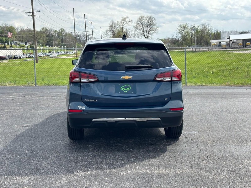 Chevrolet Equinox Vehicle Full-screen Gallery Image 4