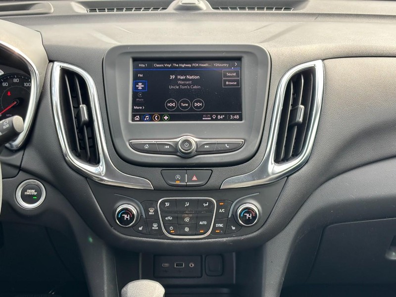 Chevrolet Equinox Vehicle Full-screen Gallery Image 13