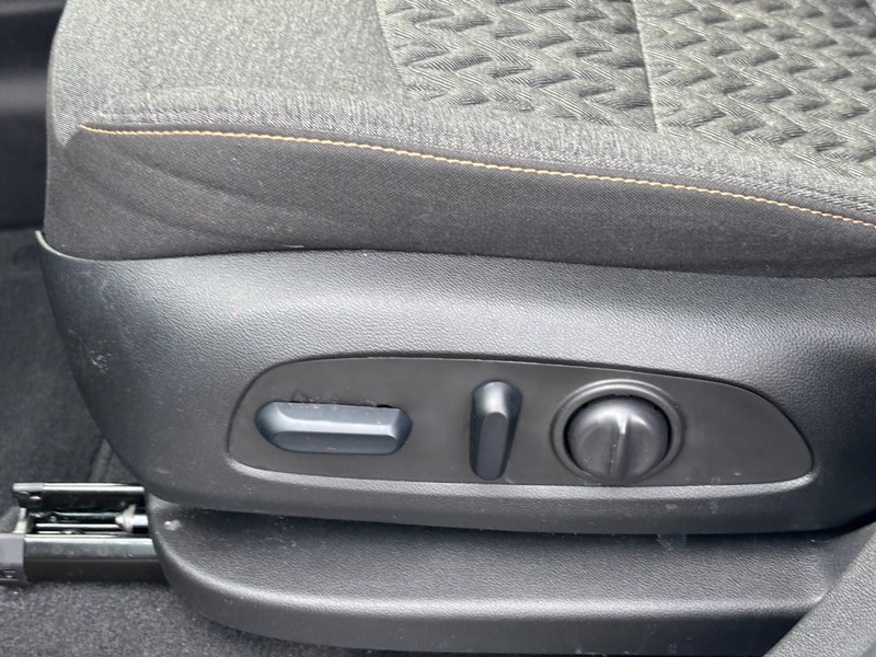Chevrolet Equinox Vehicle Full-screen Gallery Image 15
