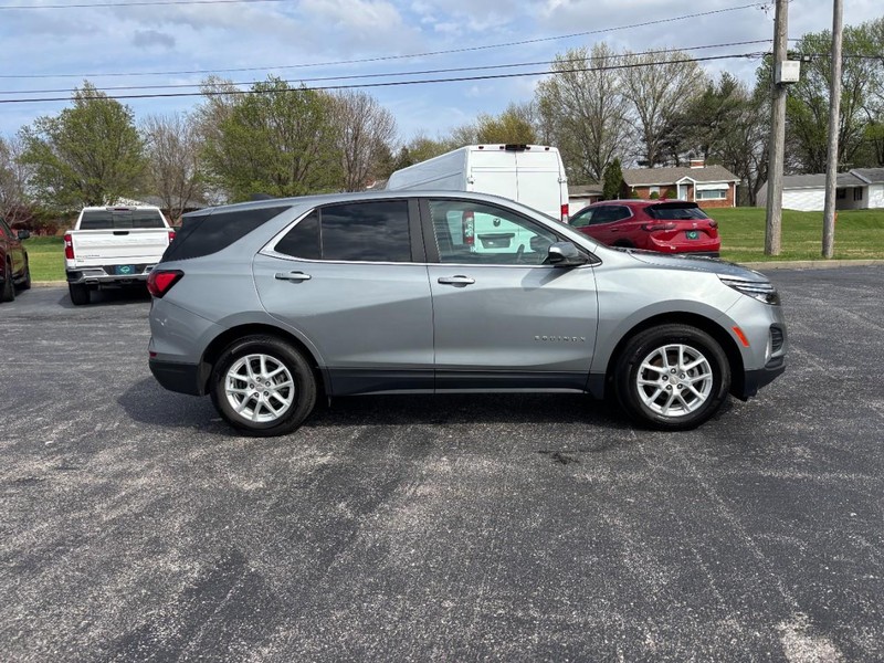 Chevrolet Equinox Vehicle Full-screen Gallery Image 6