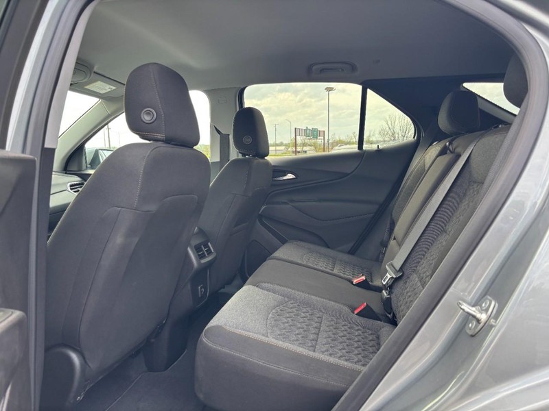 Chevrolet Equinox Vehicle Full-screen Gallery Image 10