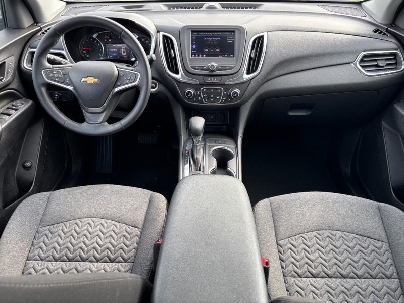 Chevrolet Equinox Vehicle Full-screen Gallery Image 11