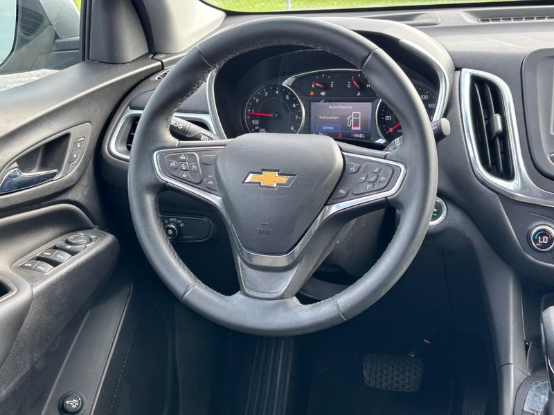 Chevrolet Equinox Vehicle Full-screen Gallery Image 12