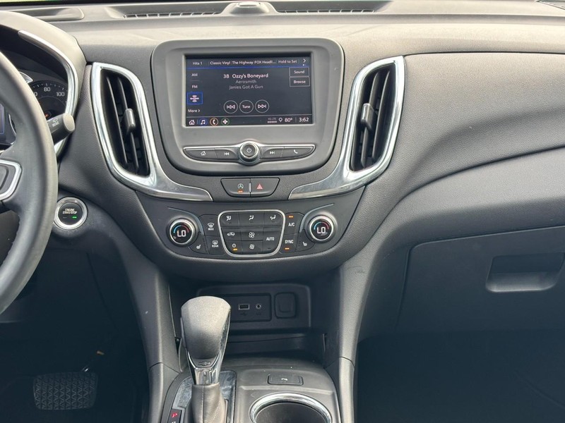 Chevrolet Equinox Vehicle Full-screen Gallery Image 13